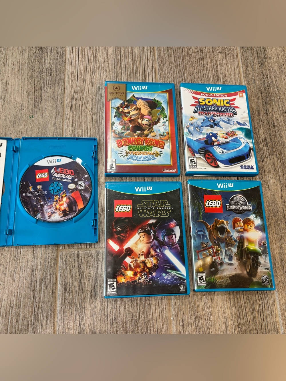 Wii U Nintendo Hames Bundle of 5 - Donkey Kong, Jurassic World, Star Wars, LEGO
